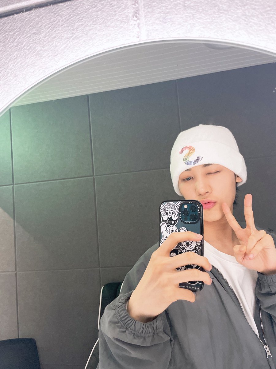 TUNEXX_NEWS's tweet photo. Bae Hyunjun Weverse Update!

"Imitating Rakwon’s expression😜"

#배현준 #BaeHyunjun
#ATBO #에이티비오
@ATBO_members @ATBO_ground https://t.co/Ate0XZd3G3