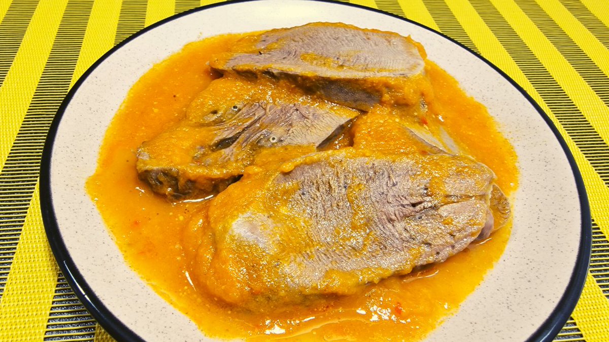 LCaupona's tweet photo. 🐮👅Esta LENGUA DE TERNERA GUISADA en salsa con zanahoria 🥕está de muerte. Hoy te explico cómo hacerla de una de ellas y estoy seguro de que te va a encantar.

https://t.co/I47D8Q3QJe

#lengua #lenguadeternera #lenguaderes #lenguaguisada #lenguaensalsa #lenguaestofada #lacaupona https://t.co/5qlTEx8906