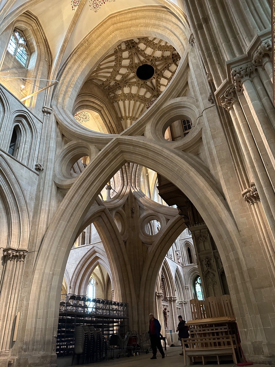 natchjourneyman's tweet image. Lucky to have Wells Cathedral to ourselves &amp;amp; time to sit &amp;amp; enjoy the mighty Strainer arches which were added 1338-48 to support the tower crossing. Built by William Joy who succumbed to the ⬛️💀