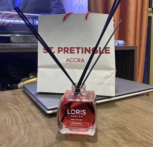 yesjulianowusu's tweet photo. No foul smell allowed here.

Everyone deserves a Saint Pretingle Space.

Home Fragrance for your room, office and car. @pretinglescents 

💵 GHS110
📍 Legon Campus 
📲📞 0200806160

#GetPretingled https://t.co/dSVwQggGOx