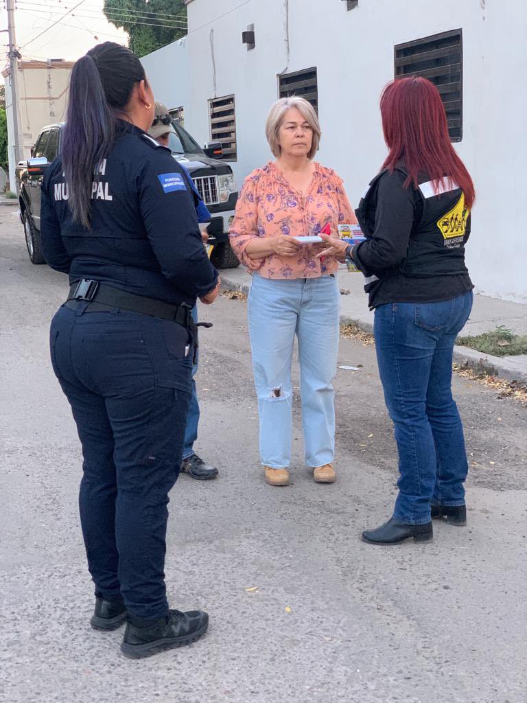 ZulmaGal's tweet photo. Esta tarde estuvimos #EnContactoDirecto con vecinos de Fuentes del Mezquital, dando algunas recomendaciones para tener unas #VacacionesSeguras esta Semana Santa.
#DisfrutaEnFamilia
#ViajaSeguro
#VamosRespetando
#TuRegidoraEnContactoDirecto
#UnGobiernoCercanoALaGente https://t.co/1KZg1eyop5