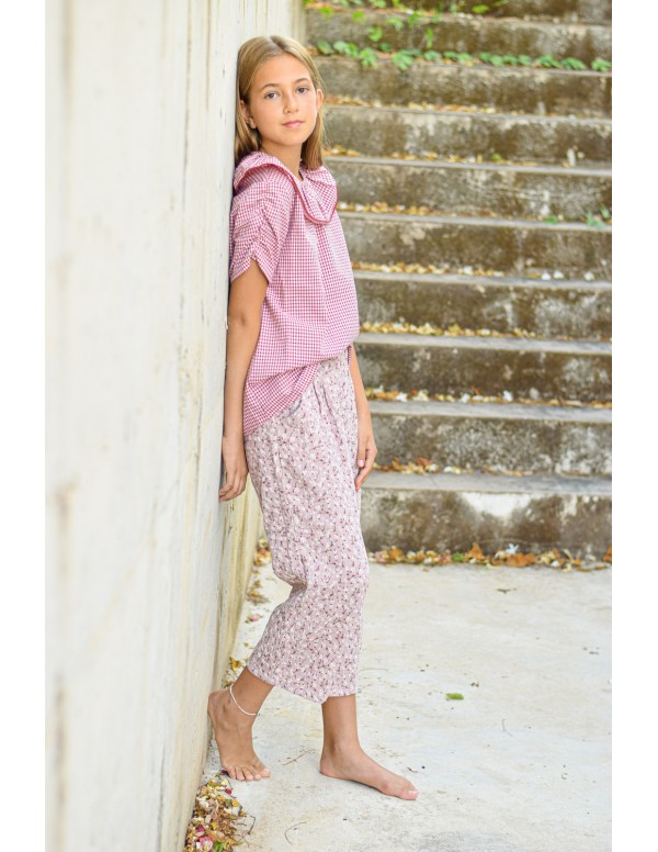 Una marca de moda para niñas, adolescentes y jovencitas creada en Córdoba y con un estilazo único, <a href="/dimelohilando/">dimelohilando</a> . Blusas, chaquetas, pantalones, monos, vestidos, faldas, jerseys, tops… para niñas y ahora también propuestas para chicas. ¡Nos gusta! y lo mejor a ellas también 😍