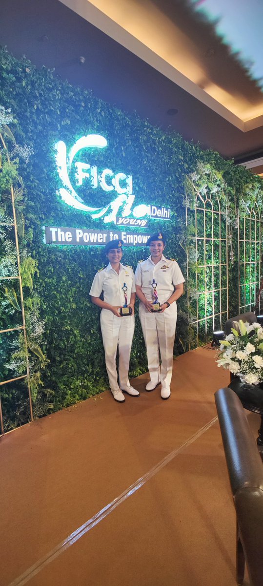 IN_Vikramaditya's tweet image. Team #INSVikramaditya is proud of our young achiever felicitated by Shri @nitin_gadkari @MORTHIndia during the YFLO Young Achievers Awards 2022-23 @FICCIFLO. We wish her many more accolades in the future. #NariShakti से राष्ट्र शक्ति. #SheIsUnstoppable 🇮🇳