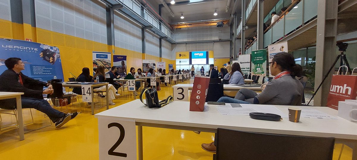 aigueselx's tweet photo. Ha sido un verdadero placer haber podido participar en el programa de mentoring X EmpleoWeekend  ➡️ una experiencia increíble compartir nuestro conocimiento con el colectivo universitario de la @UniversidadMH para ayudar a alcanzar sus metas académicas y profesionales 👏 https://t.co/9UviCOvToc
