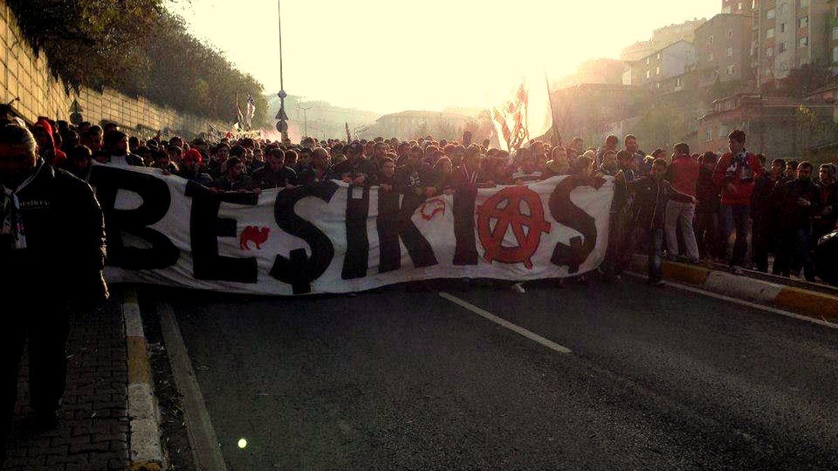 Beşiktaş düşmanlığından vazgeç #tff

#UEFATalimatlarınıUygulaTFF
