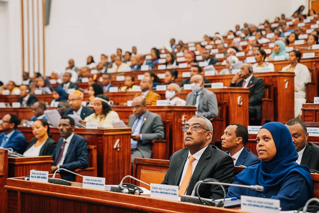 PMEthiopia's tweet photo. On Media: 

Media rights come with responsibilities as well. There are some that unnecessarily incite conflict and hence some media outlets need to reflect on their actions while viewers need to be critical in their viewership. 

#PMAbiyResponds https://t.co/cJcmbhl5jm