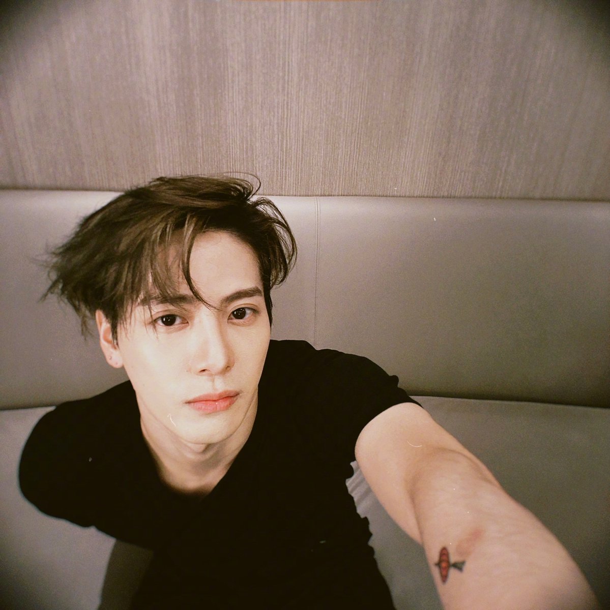 JacksonWGlobal's tweet photo. [#JSWEIBO] 230328 (1/2)

"Profile picture, change it."

#MAGICMANJacksonDay 
#JacksonWang #王嘉尔 #잭슨 #TEAMWANG @JacksonWang852 https://t.co/QBiD1kNKE8