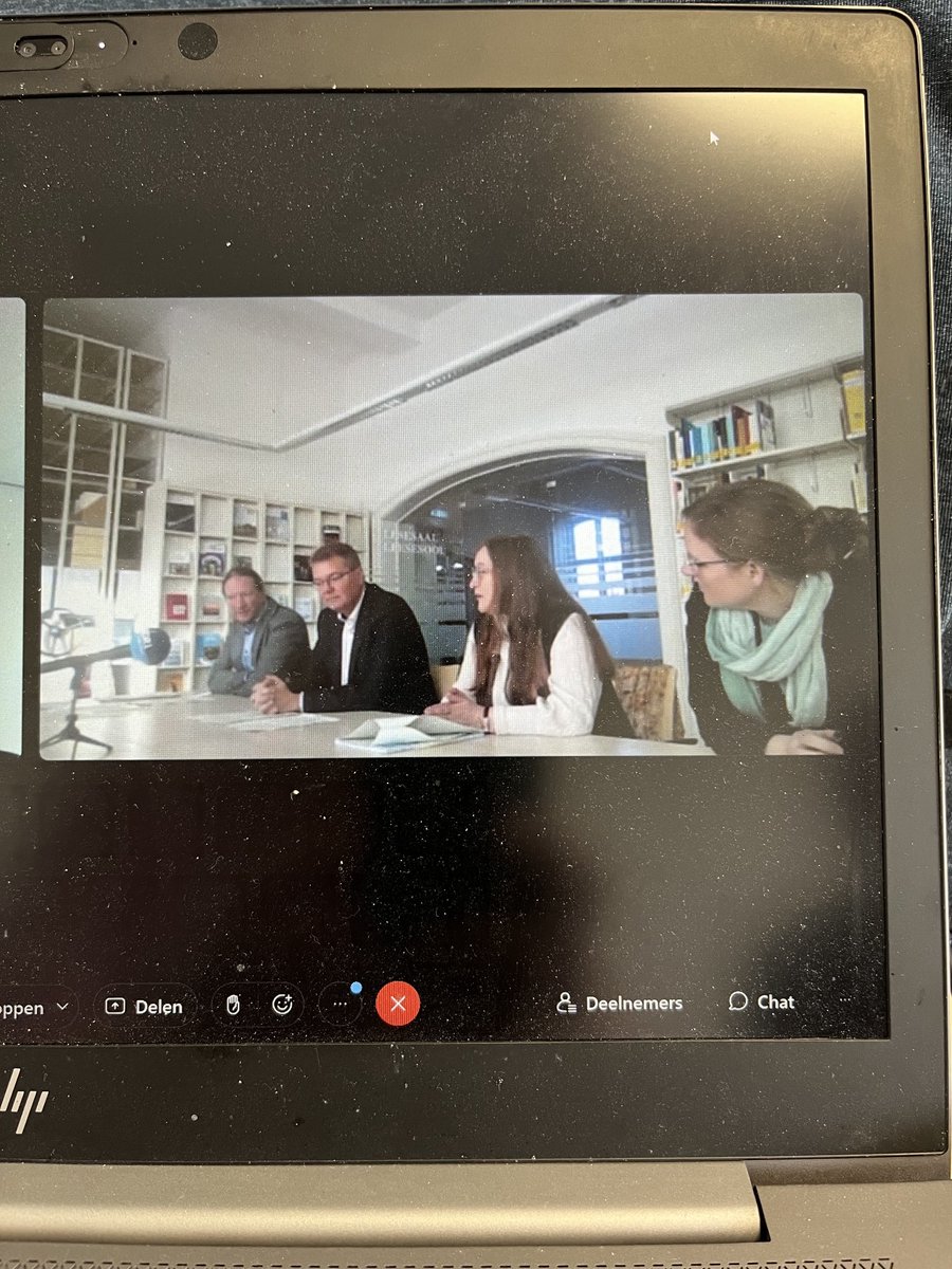 Onno_Falkena's tweet photo. Bliidskip by it @nfriisk Instituut yn Bräist yn #Nordfraschlönj. It ynstitút kin 6 minsken oannimme foar #Frysk learmateriaal en it befoarderjen fan it #Friisk en #Frasch op skoalle. Dit wurdt sjoen as in trochbraak. https://t.co/4WDNaBV6ws