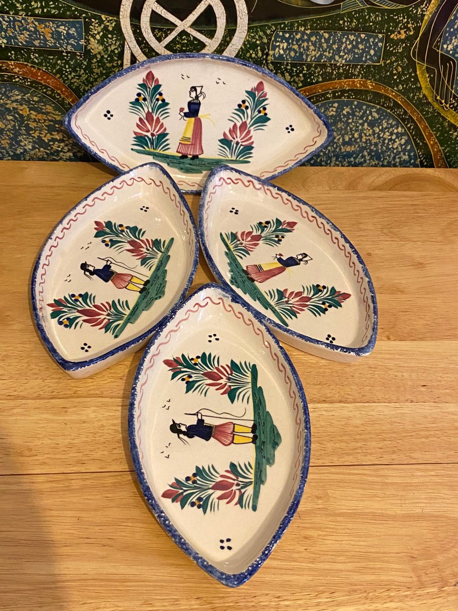 loveretrocrafts's tweet photo. Henriot quimper dish bowls, Hand painted Henriot Quimper plates , French home decor, French art ceramic, Quimper Breton figure https://t.co/SXEFyFVltd #christmasgift #vintagedecor #countrysidedecor #decor #kitchendecor #frenchhomedecor #antique #vintage #collectable https://t.co/uG8kESJiNz