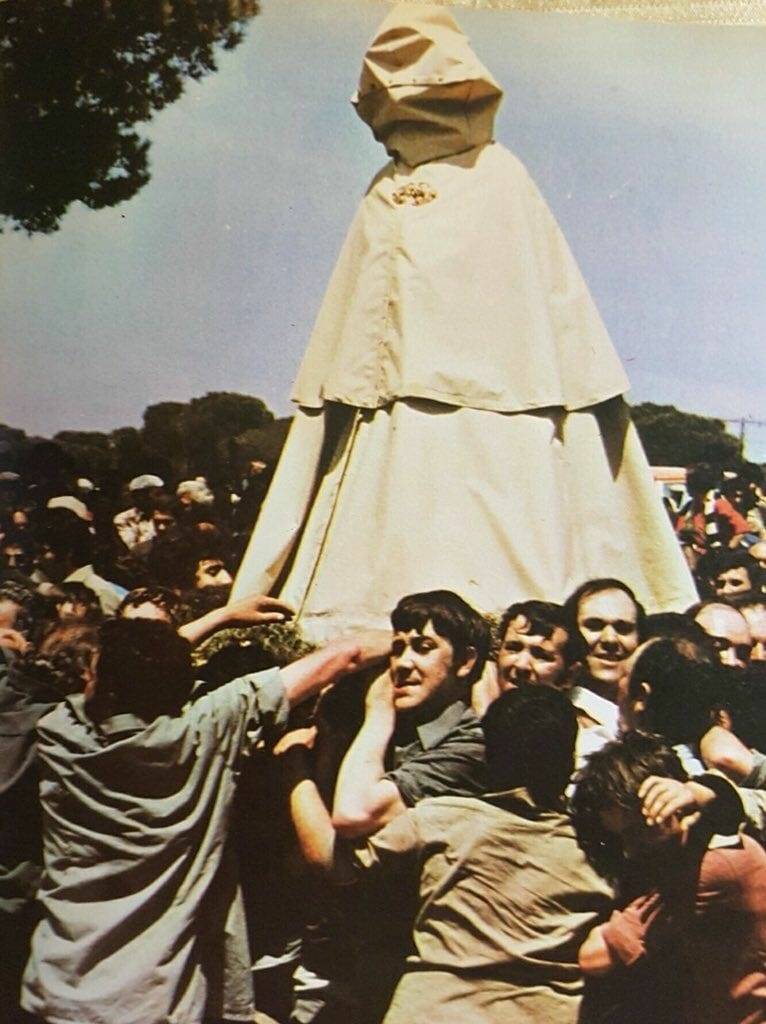 DiarioRociero's tweet photo. Nuestro agradecimiento a la Virgen no puede medirse, porque Ella siempre responde con creces a la súplica de sus hijos. https://t.co/Jq0wE3qscw