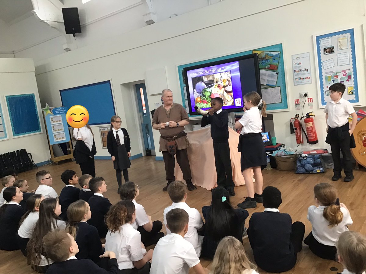 MRPAyear5a's tweet photo. We had a great day at our Viking and Saxons workshop! 😁 @MRPA_History https://t.co/fsWFiSlV8l