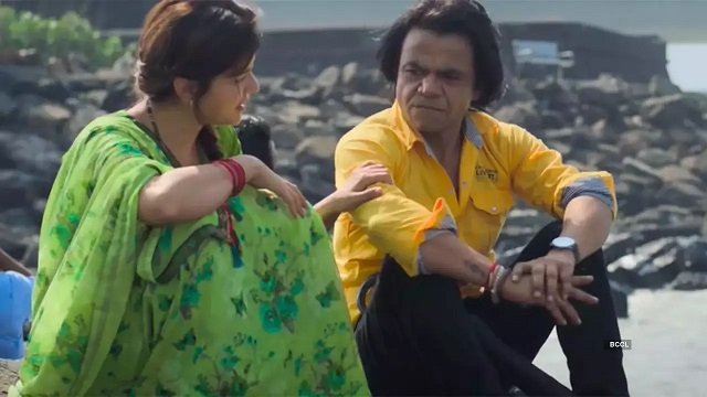 aria_isara's tweet image. 451st Hindi film:
#Ardh

Worth a watch for Rajpal Yadav's performance of a middle aged actor desperate to get his big break &amp;amp; who pretends to be a trans woman to collect alms. Funny at first but turns out quite sour (&amp;amp; realistic I guess 😩) Avoid if you want an uplifting story 🥴