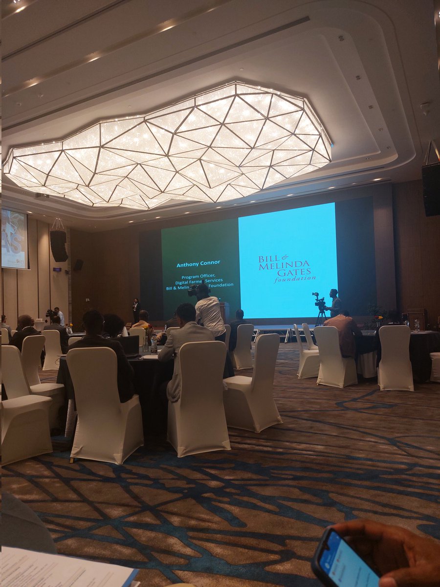 Temesgen04's tweet photo. Happening now.. Stakeholders' Forum on the National Digital Agriculture Extension and Advisory Service (DAEAS) Roadmap... @EthiopianATA
#DigitalAgricture

https://t.co/xeLTxeghyT https://t.co/MfG7A96v1T