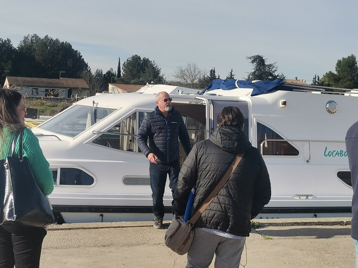 DauphinSandra11's tweet photo. Semaine pour l'emploi Maritime et Fluvial au #Pôleemploi de Lezignan Corbieres avec la visite de l'entreprise #Locaboat à Argens. Des vocations en perspective. Merci pour leur accueil et leur professionnalisme. https://t.co/NsrEfOApz9