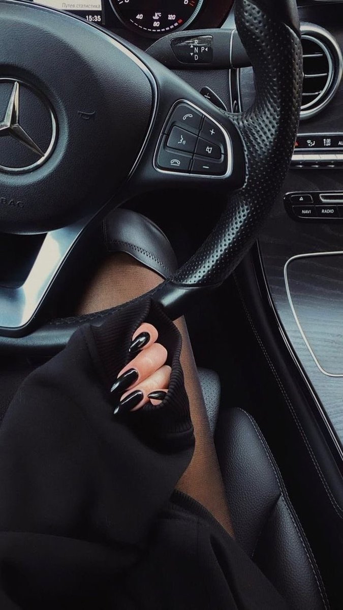 myLadyV_'s tweet photo. ☀️Good morning ☀️ 

Spring has arrived, but I'm not ready yet 😏
#nails #nailblack #luxurylifestyle https://t.co/VGgWKmyUqM