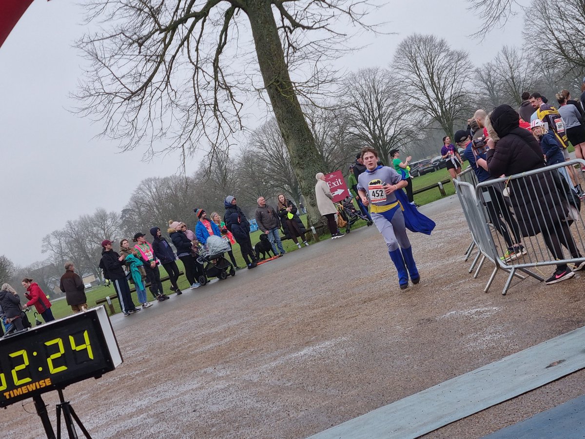 play2give's tweet photo. Our hugest of thanks and congratulations to @StBirinusSchool Y11 lads Henry & Elliot who, as part of our P2G Heroes team, took part in the @OxHospCharity #OX5RUN on Sunday for the Children's Hospital. They both crossed finish line within 55m. Well done to both the lads 🙌👏🏅🌟 https://t.co/PGbPiV0AU2