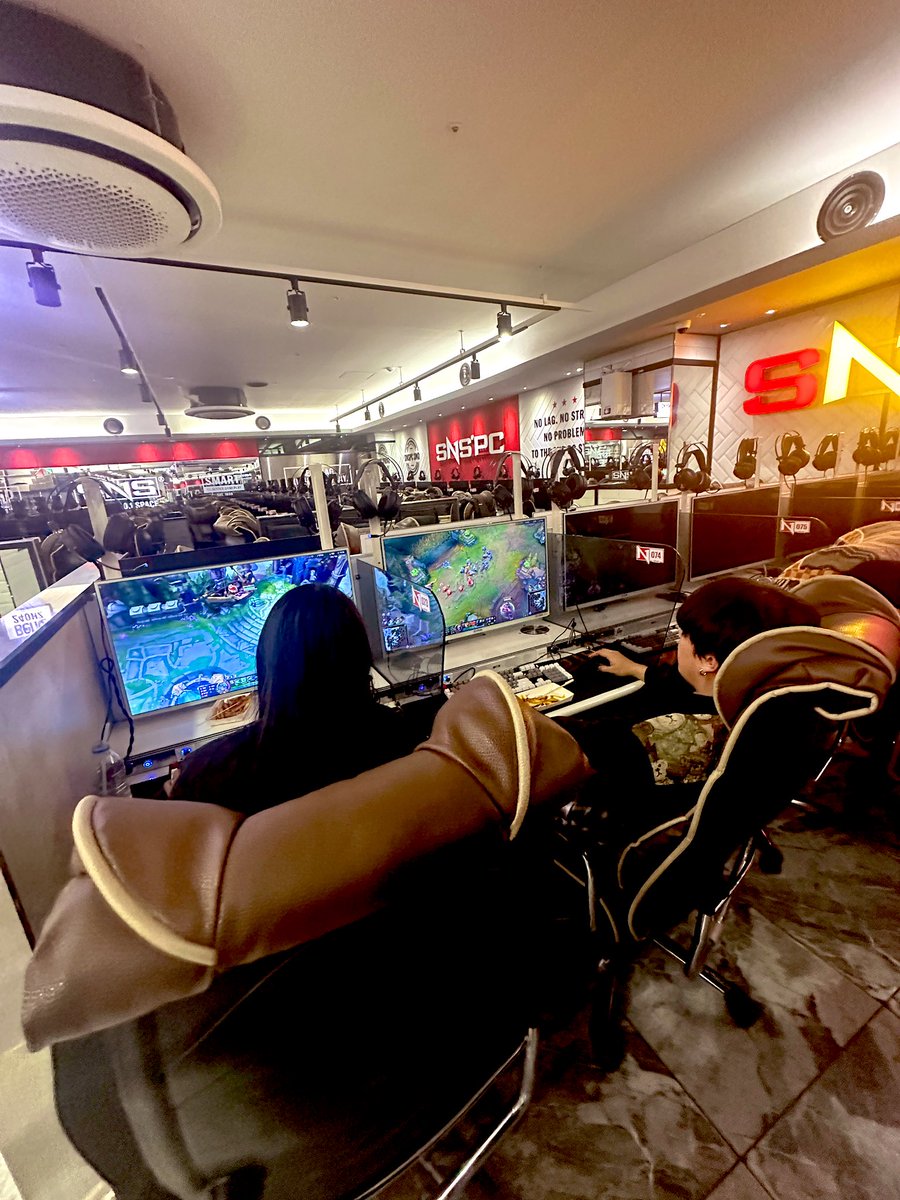 MiokenGE's tweet photo. Could’ve been us..!
#korea #pcbang https://t.co/9RldfzO5bd
