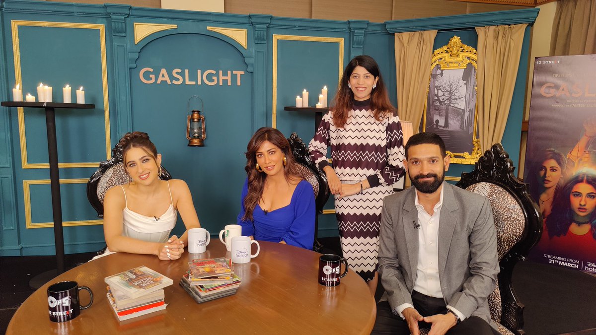 Interviewed Gaslight cast in 2x speed! 😂

#Gaslight #SaraAliKhan #VikrantMassey #ChitrangadaSingh @SaraAliKhan @VikrantMassey @IChitrangda

youtu.be/xmIW4FsaCsg
