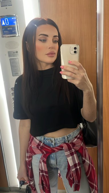 Good morning 💦 #gm #hotgirls #actress https://t.co/KSISuKENoa<a href="/tag/gm"class="tags">#gm</a><a href="/tag/hotgirls"class="tags">#hotgirls</a><a href="/tag/actress"class="tags">#actress</a>