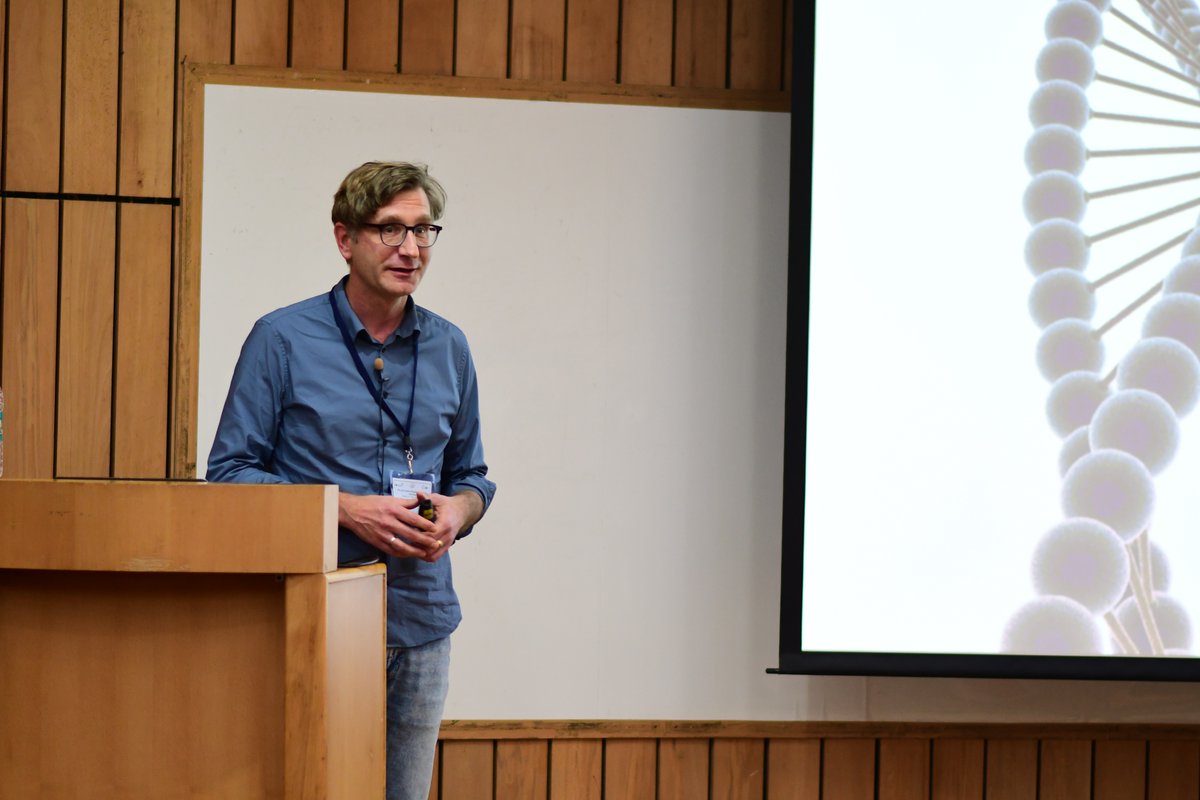 NCBStheory's tweet photo. @NCBS_Bangalore @DBT_inStem @BLiSC_India @SimonsFdn @DAEIndia @TIFRScience @UW @UWproteindesign @IAScBng @insa_academy The fifth mini symposium of #IBS2023 deep-dived into "#Biomolecular #Processing &amp; #Dynamics".

Chaired by #MKMatthew, the session featured talks by:
- @ShovamayeeMaha 
- @ShivVitthal
- @hofmann_hagen 

#RNA #condensate #immune #AFM #protein #allostery #DNA #phenotype #switching https://t.co/Hl2uoxvamK