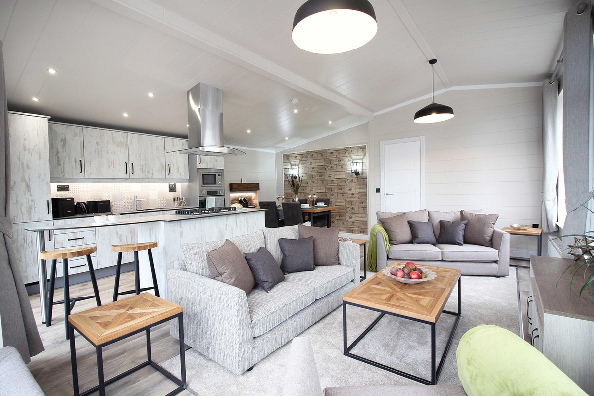 BowyerEstates's tweet photo. 4 Bed Park Home, 1; £249,950 Leasehold, Plot 48 - The Boutique, Northwich, CW8 2JL, contact 0160676044 for info. https://t.co/rfyJz51LlJ
