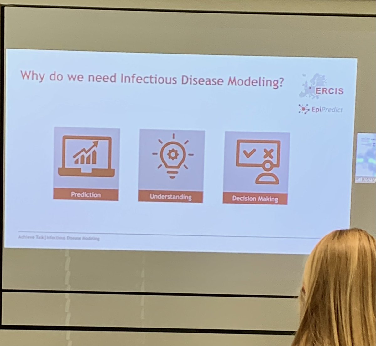 Day 2 of the #ACHIEVE workshop #ViReady for <a href="/MadlenMlk/">Madlen</a> with amazing talks about interdisciplinary sciences. #jGfV <a href="/GesVirologie/">GfV - Gesellschaft für Virologie</a> @GZoonoses