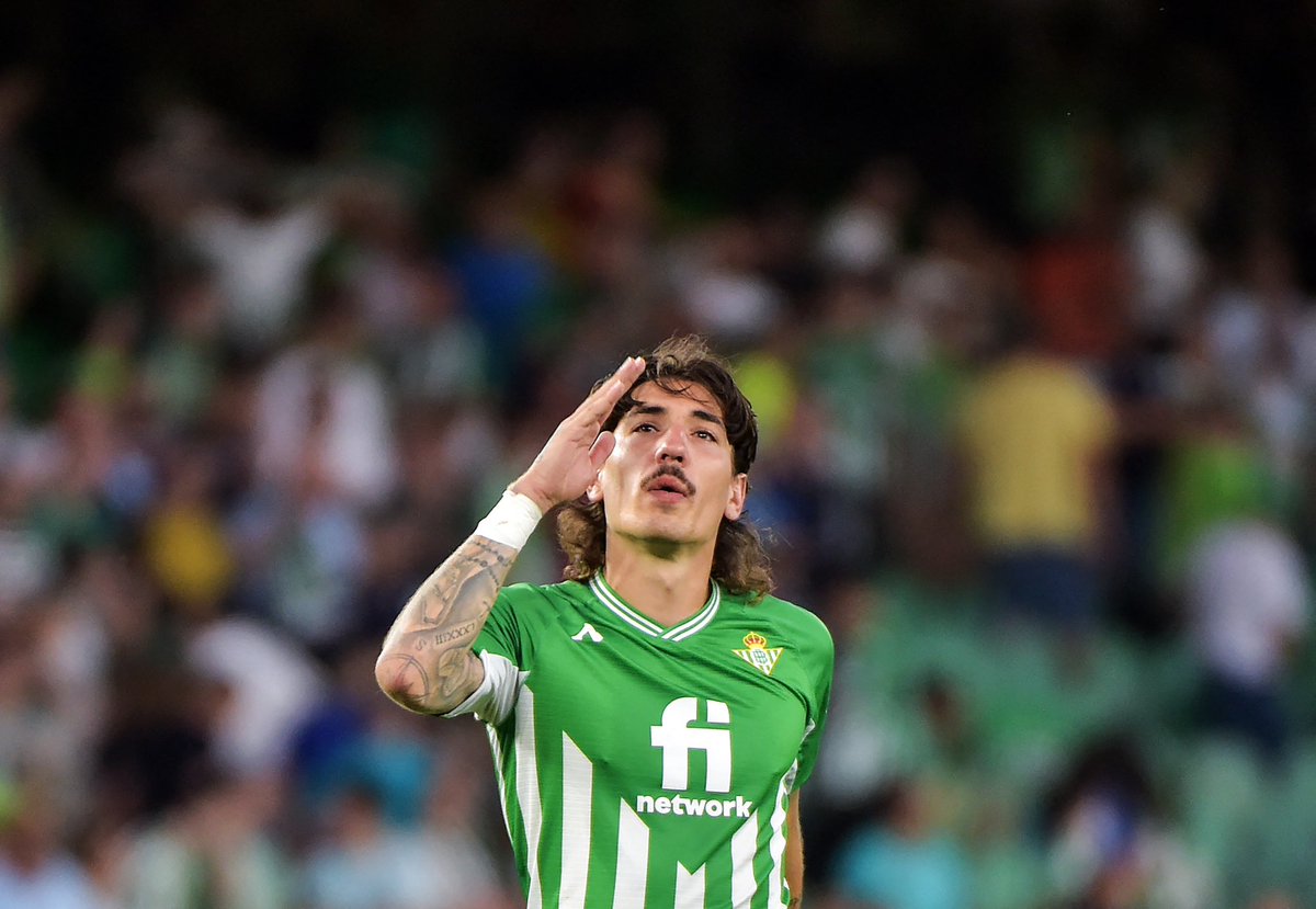 FabrizioRomano's tweet photo. Understand Real Betis are in advanced talks to sign Hector Bellerín on free deal from Sporting at the end of the season 🚨🟢 #RealBetis

Negotiations are progressing to the final stages, as former Barça and #AFC right back is keen on returning to Betis soon. https://t.co/ZAZMT5eLA1