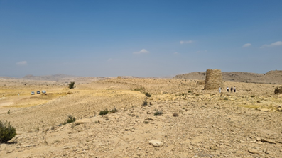 JonasbKluge's tweet photo. In the weekend, we also like to visit archaeology! Here, we visited the beautiful tombs of #Jaylah which are extremely well preserved. They are located on top of the Hajar mountains and date to the #BronzeAge. Aren’t they beautiful? #ExperienceOman https://t.co/nKfVBrl5nP