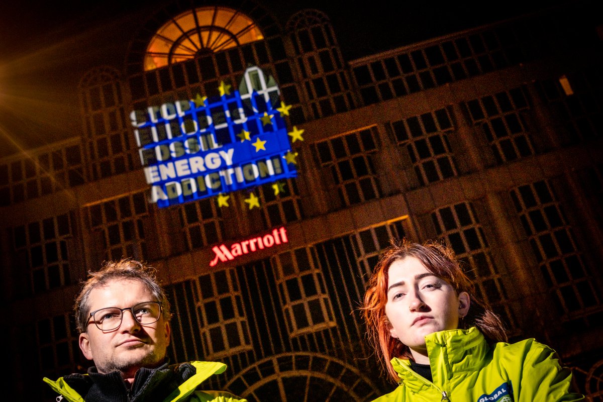 Gemeinsam mit <a href="/AttacAustria/">Attac Austria</a>, <a href="/GreenpeaceAT/">Greenpeace Österreich</a>, <a href="/MAsylpolitik/">Plattform für eine menschliche Asylpolitik</a>, <a href="/block_gas/">Block Gas Alliance</a> und vielen anderen sind wir heute ab 17:30 auf der #PowerToThePeople Demo! Um der Gaslobby zu zeigen: Die Zeit, wo sie ungestört und hinter verschlossenen Türen über unsere Zukunft reden können ist vorbei!