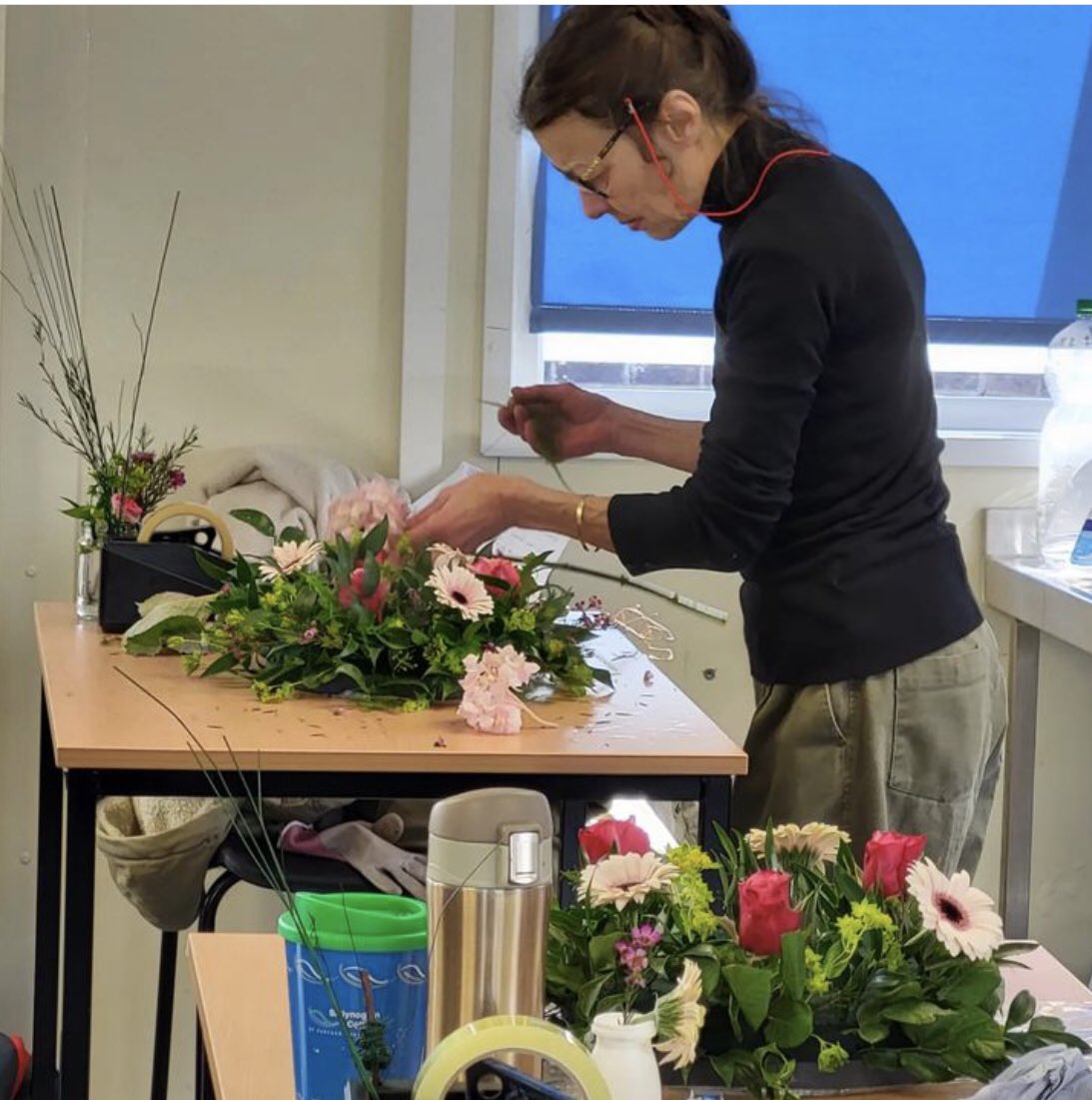 SCFEOfficial's tweet photo. Having a lovely day creating our wreath & table centres today.
https://t.co/h264wZN1uN
#wreath #tablecentre #weddingflowers #floraleducation #flowerschool #flowerschooldublin #floristsofinstagram #furthereducation #floristryschool #qqi #ddletb #thisisfet #floristrycourse https://t.co/vDRrQ8qIhV