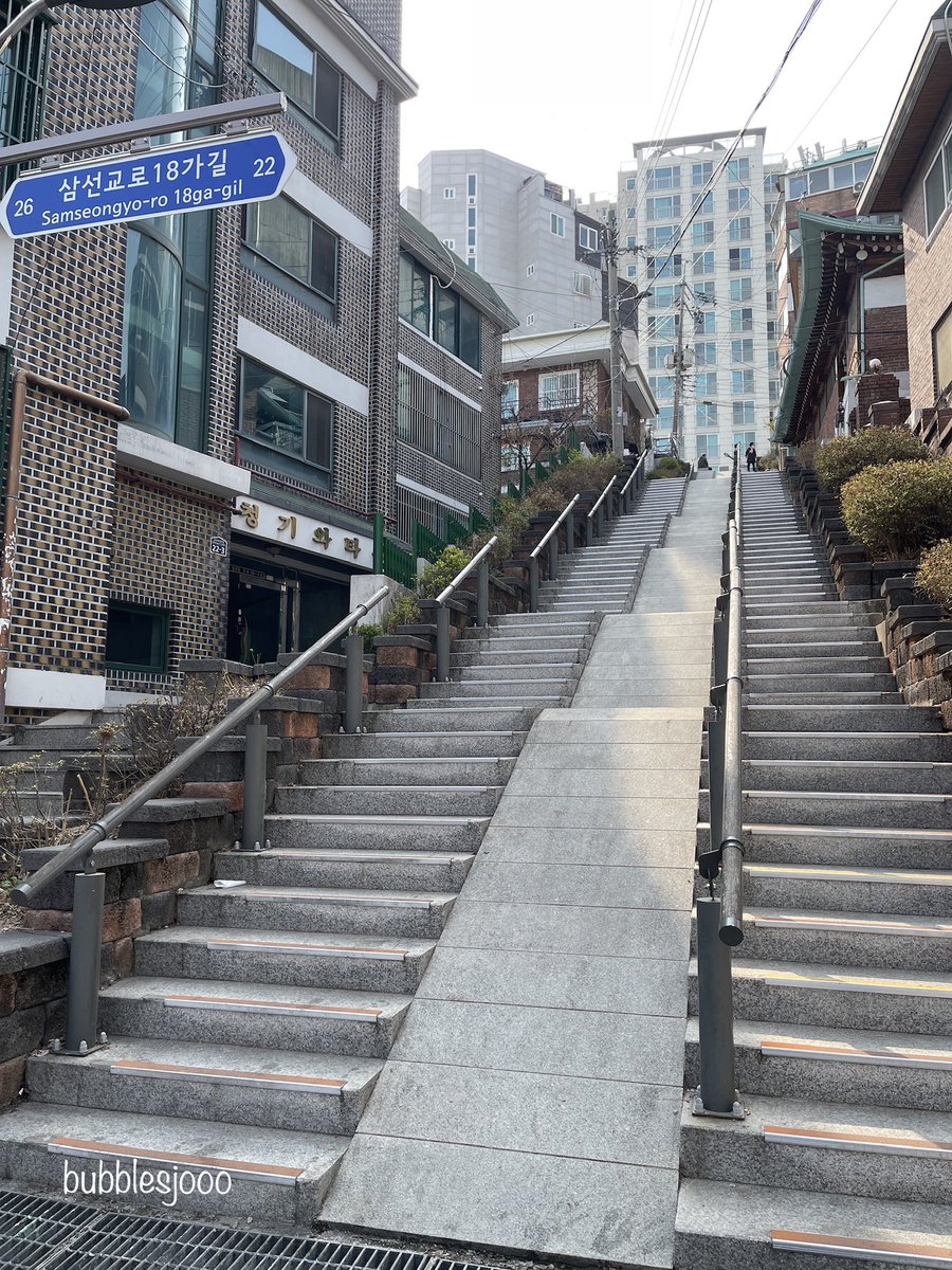 bubblesjooo's tweet photo. Do Kyung Seok was here 👇🏻

#MyIDisGangnamBeauty #MIIGB
#CHAEUNWOO #EUNWOO #차은우 https://t.co/yzY7FFZUtp