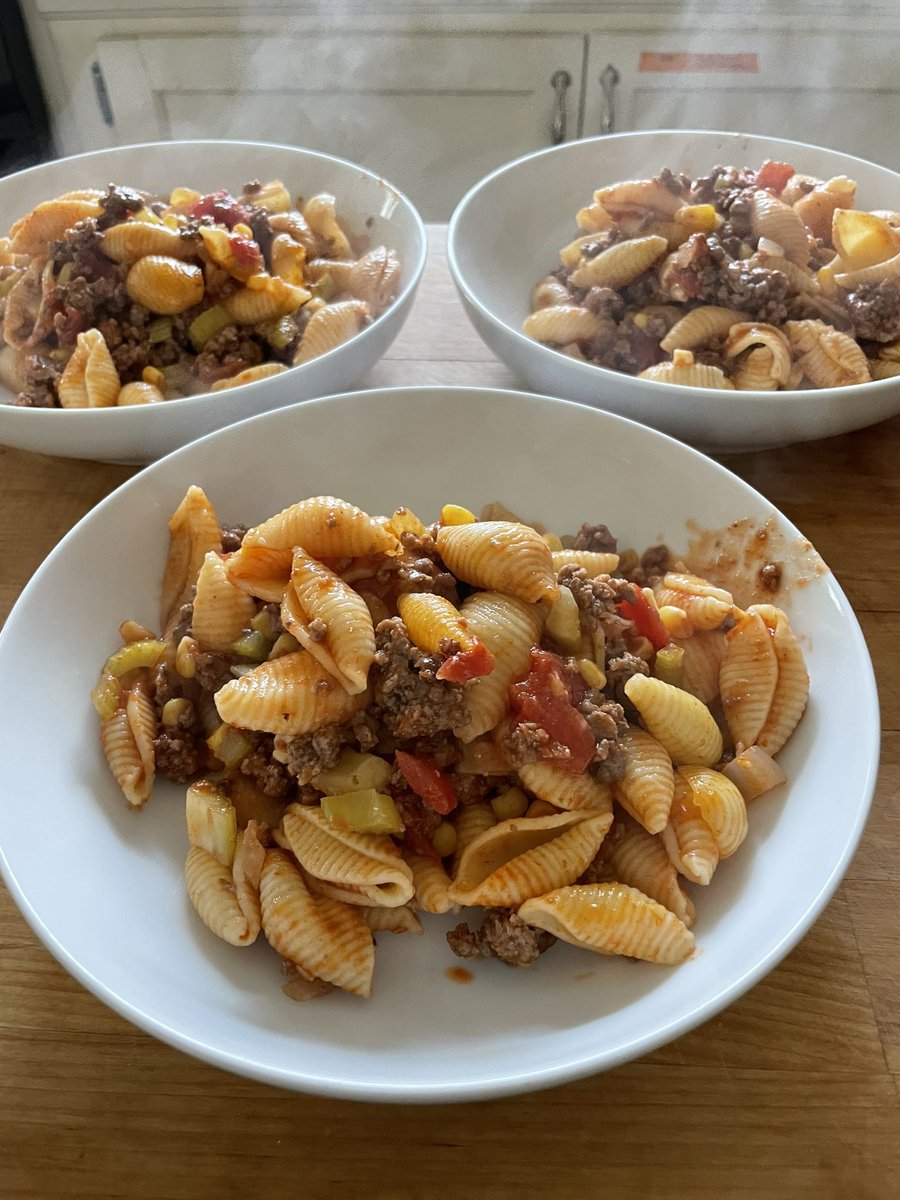 Amandasatomic's tweet photo. Surprising Casserole
https://t.co/f9lhvGDXbm
Easy Hamburger Casserole
#midcenturymodern #midcentury #midcenturyhome #midcenturyfood #blog #foodblog #recipeblog #recipeoftheday #casserole #casseroles #hamburger #hamburgercasserole #easyhamburgercasserole #tomatoes #shellpasta https://t.co/umTVKbKu1Q