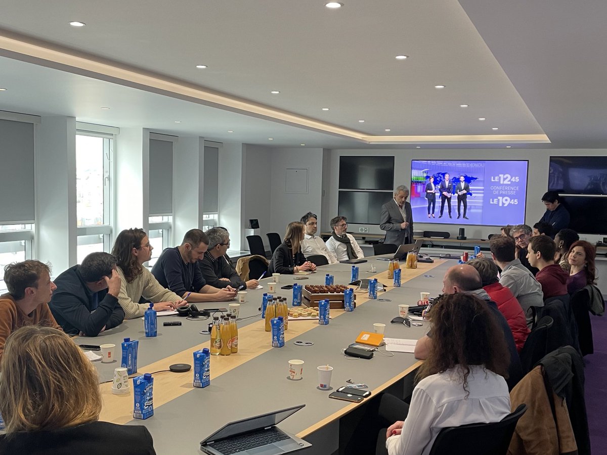 🚨Aujourd’hui, on annonce un nouveau JT ! 
L’innovation au service de l’information. 

Plus de pédagogie, plus d’images, plus de proximité, plus de compréhension, plus de fluidité et plus de modernité. 

📆 Rendez vous le 17 avril.