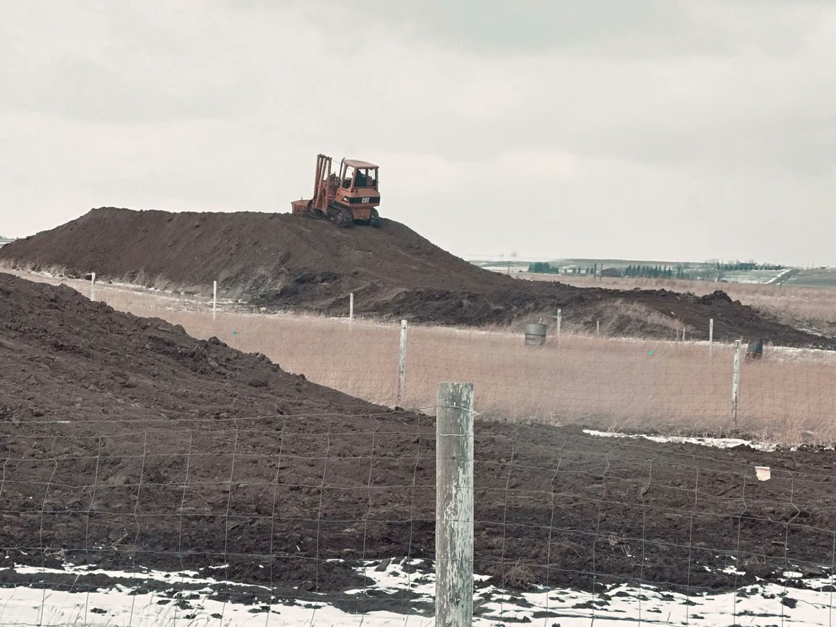 MedHatMX's tweet photo. 📣 3B Skid Steer Services &amp; Tornado Projects Ltd. have the track looking top notch already 👌

📌 Track closed until April 4! Date could change depending on the weather.

#medhatmoto #albertamotocross #motocrosslife #motocrosscanada https://t.co/tzK4QXTxAD
