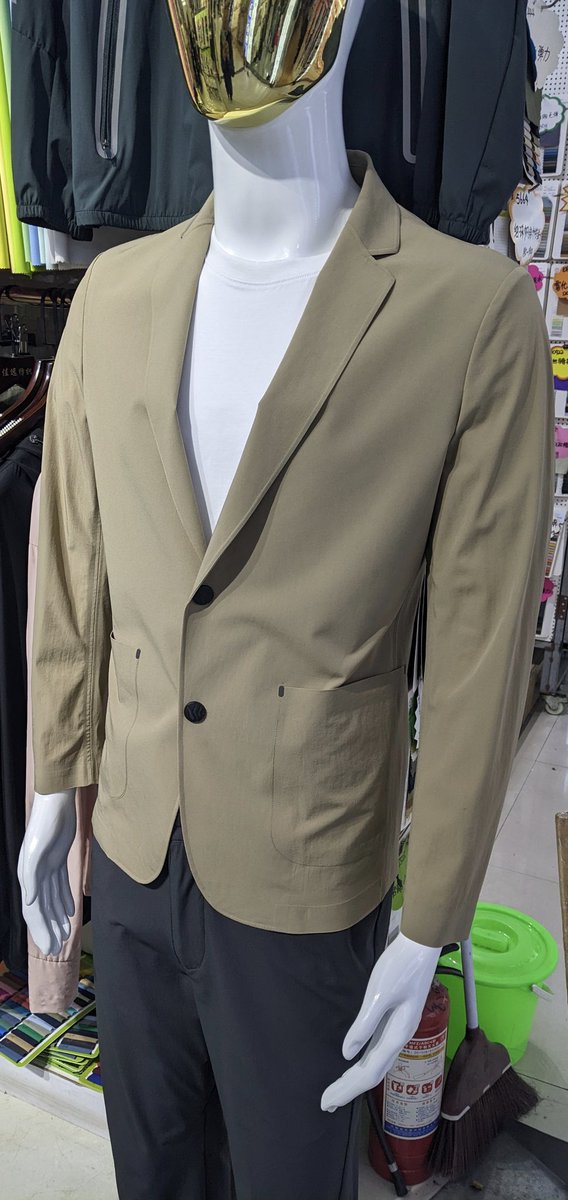vanttica's tweet photo. light weight tech blazer https://t.co/HWn3BFwdVo