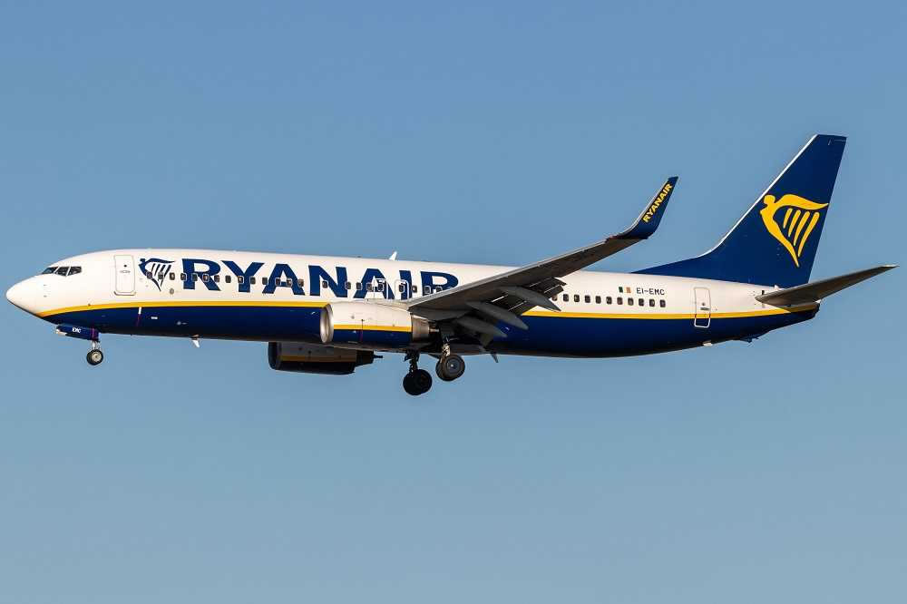 ✅ Ryanair opens its new 185 million base in Tenerife with two new planes. 
This will mean new routes and more flights...
#tenerife #ryanair #flytenerife #canaryislands #canarianweekly #holiday #tenerifeholiday

canarianweekly.com/posts/Ryanair-…