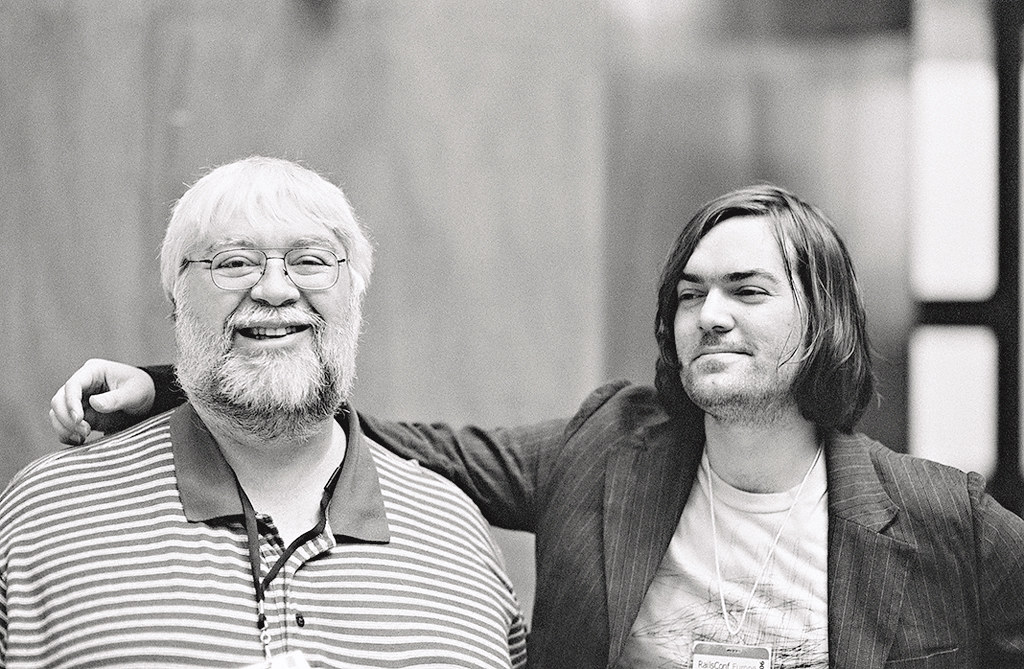 Was looking at stuff from RailsConf Europe London (2006, my first Rails conference), and just found this incredible shot from @pdcawley.

❤️