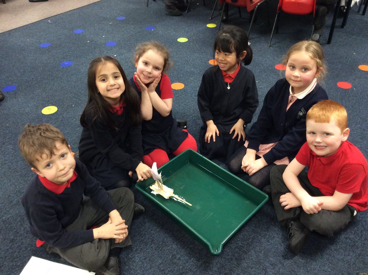 WGPrimary's tweet photo. Vesey Class making connections during today’s Science Day celebration! #weareallscientists #scienceday #floatandsink https://t.co/Mqyd7V1z3v