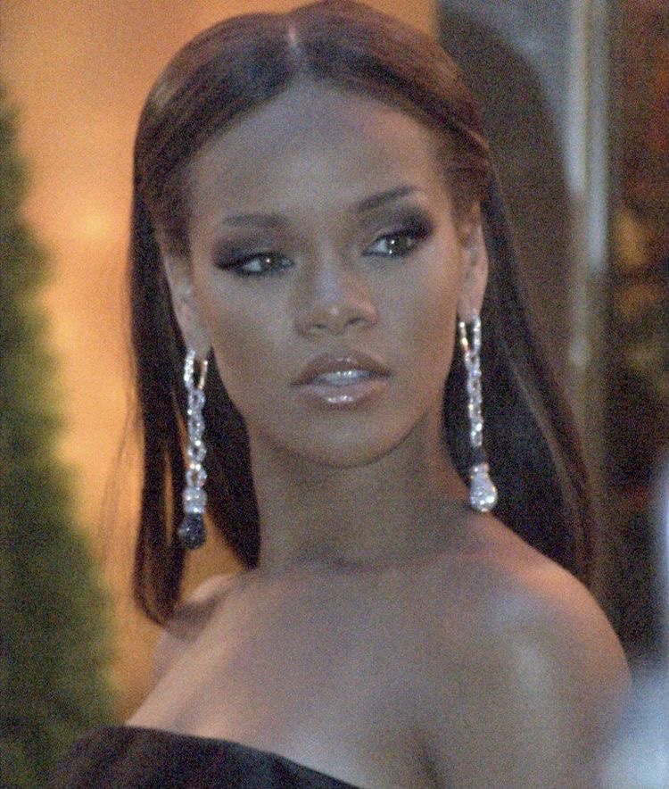 rihanna, 2005