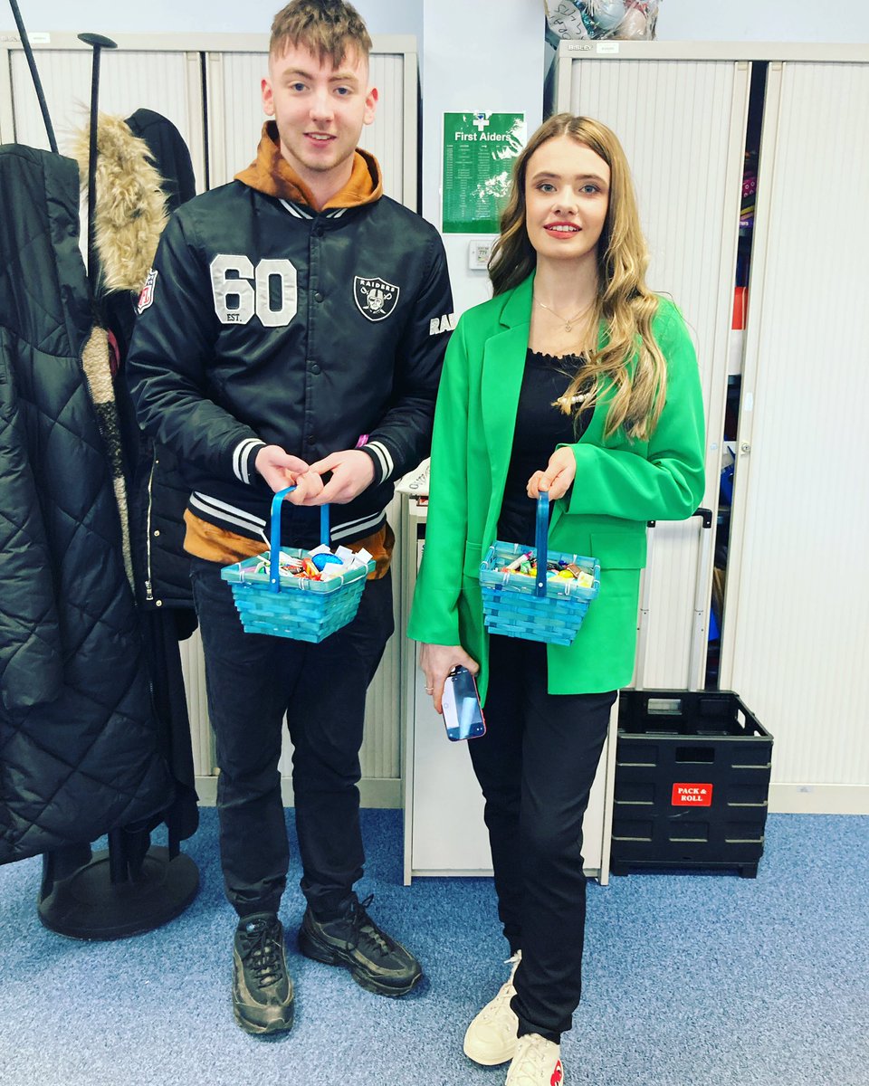 How amazing are the student volunteers, giving up their own time to support the college & spread Easter cheer! #ilovemyjob #studentlife #volunteer #eastercheer #scottishcolleges @NewmanKirsteen @denice_fenton @WardlawLeigh @madkirky @elainemconnell @Alan_Sherry_SLC @StellaMcManus