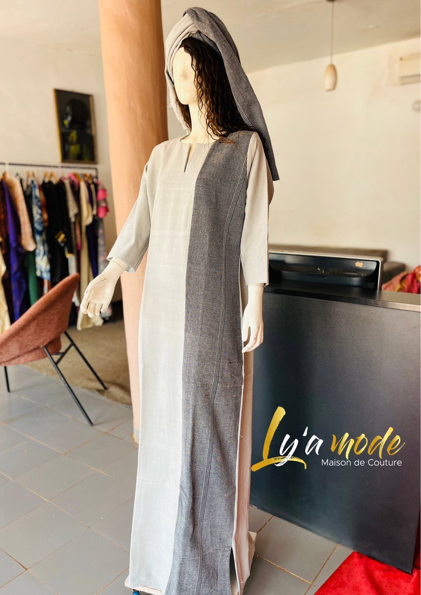 LYAMODE's tweet image. Tunique en cotonnade 💯% Made In Mali 🇲🇱, tissée par la CDAT( centre de développement artisanal et textile) et confectionnée en robe par nos soins. 
#lyamode 
#malianfashionbrand 
#tradimoderne