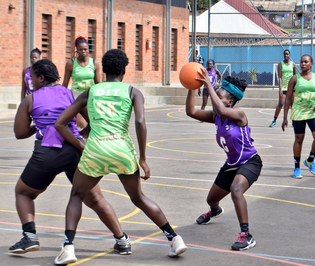 NetballUpdates1's tweet image. #Division2 #TuesdayAction 
#MatchThree
HT'
DIT vs Bugema University NC  
Q1: 10-10
Q2: 23-17
1st quarter has been tight but DIT under coach Rashid Mubiru changed the proceedings in 2nd Quarter.
#UNL | #Shecranes256 | #UNF256 
@kayiirajackson @VBugerere @shecranes256 @NBSportUg