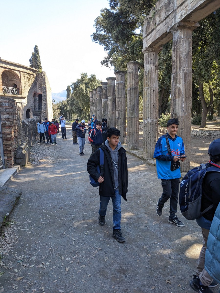 MTSClassics's tweet image. Still in Pompeii...