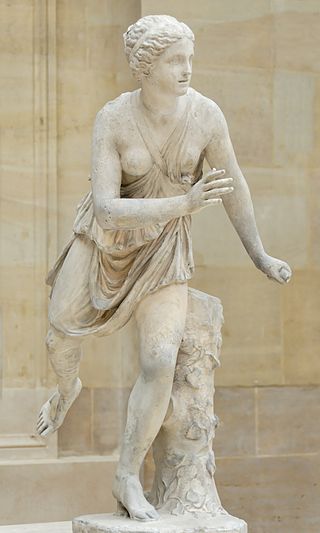 GodysseyPodcast's tweet image. Atalanta of Arcadia is a noted athlete under the protection of the huntress Artemis, and who joined the Argonauts on their quest for the Golden Fleece. She fought bravely in the Battle of Colchis, where she was injured and healed by Medea alongside Jason. #FairytaleTuesday