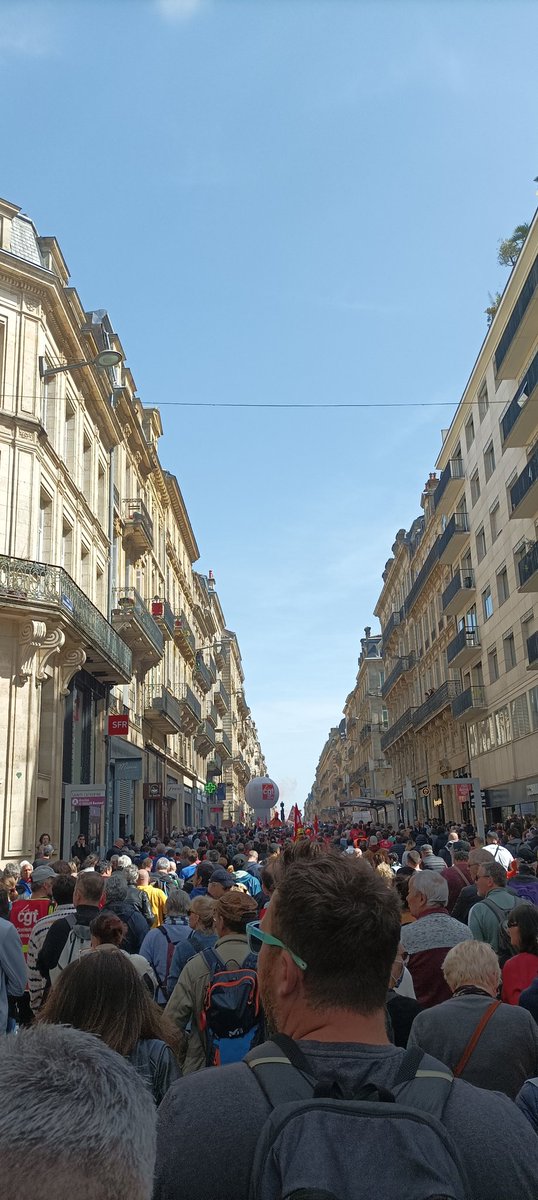 Catsuri33's tweet photo. Toujours là #Bordeaux #greve28mars https://t.co/LSNUHbsuN4