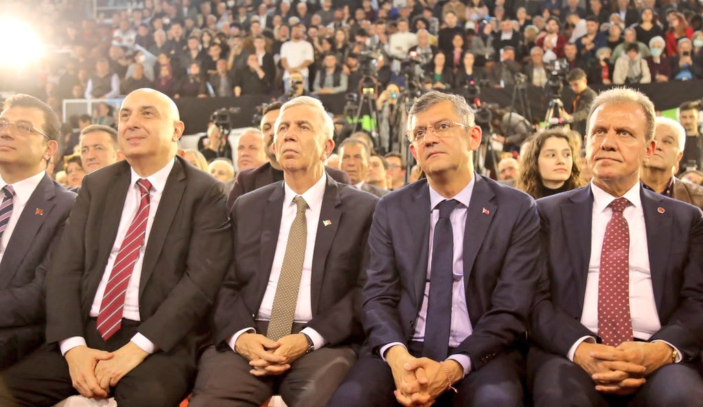Millet İttifakımızın Cumhurbaşkanı Adayı Kemal Kılıçdaroğlu ile yardımcıları Ekrem İmamoğlu ve Mansur Yavaş'a Konya Ereğli'deki Millet Buluşmamızda eşlik ediyoruz.