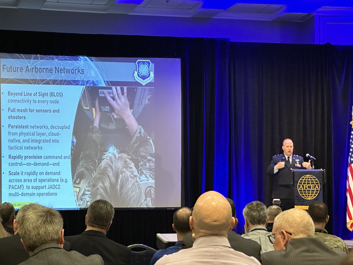 AFCEA_LEXCON's tweet photo. Thank you to Major General Anthony Genatempo, Program Executive Officer and the Senior Materiel Leaders, for the outstanding talk on PEO C3I &amp; Networks! https://t.co/jc1P8PetnR