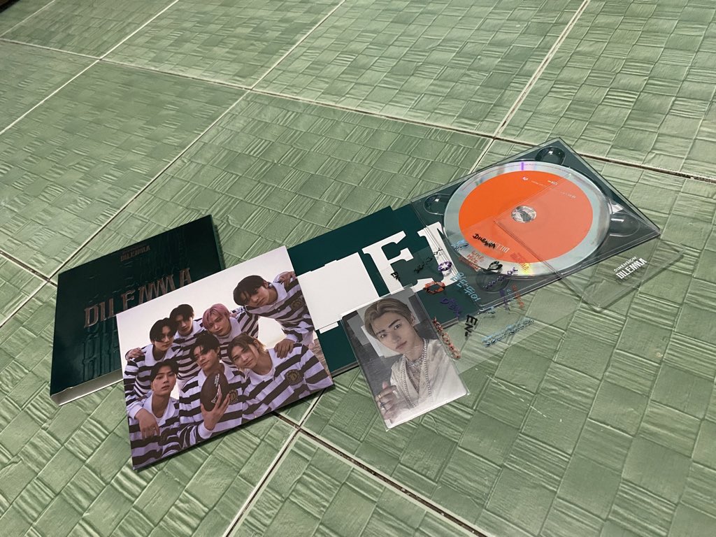 [ free claim / giveaway .ᐟ ]

1 winner of SUNGHOON SADAME PC + unsealed album💥

WILL SUPRISE DM THE WINNER 

• like &amp; retweet

Ends: This week, no specific date and time

Good luck!