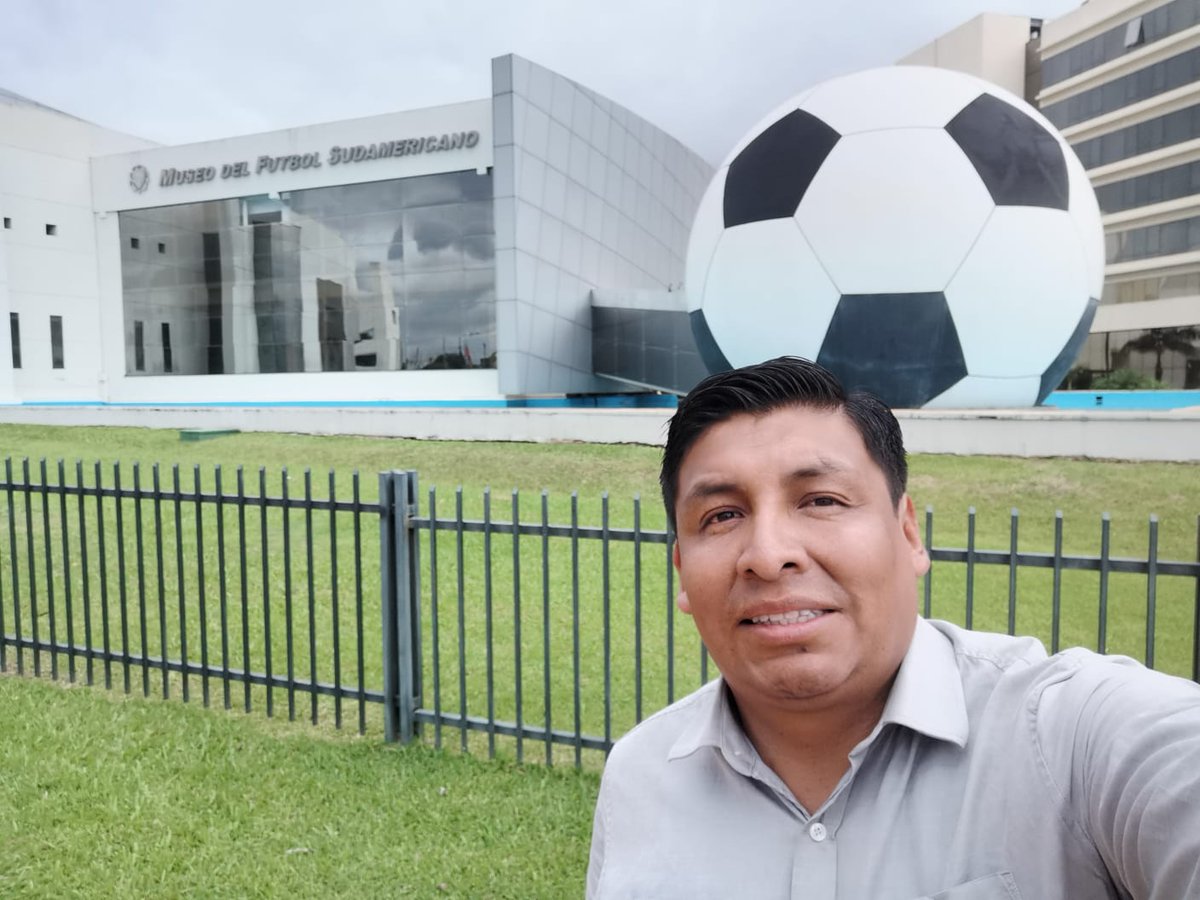 Cris_Alcoreza's tweet photo. Vamos por la Gloria Eterna 🖤💛🏆 @ClubStrongest @Libertadores 💪🏻🐯⚽ https://t.co/itR34XEPz8