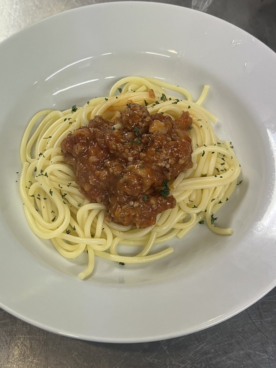 69ganmo's tweet photo. 閉店間際でお腹が空いて…
賄い食べるこの時間w

「生パスタ���
ある意味やらかしてしまったパスタw
ですが食感もちもち

#賄い #生パスタ https://t.co/jQG3polegV